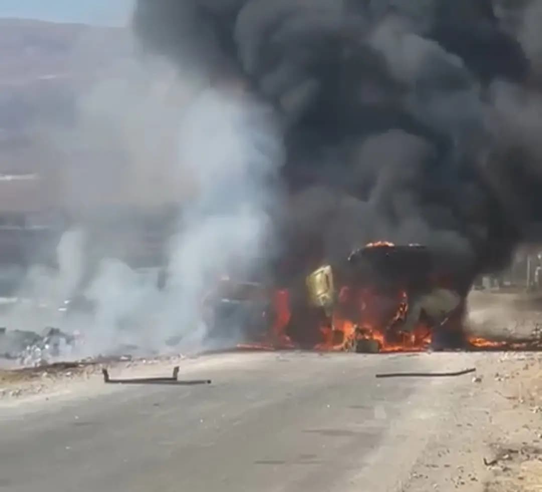 العدو يستهدف سيارة في بعلبك.. ويوقع شهداء