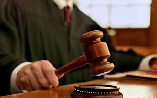 "اكتظاظ وأزمة".. الحجار يصدر قراراً خاص بالسجون