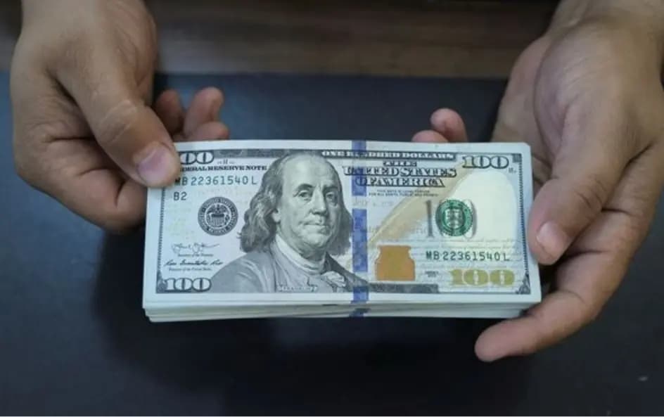 إليكم سعرُ دولار السوق السوداء صباح اليوم