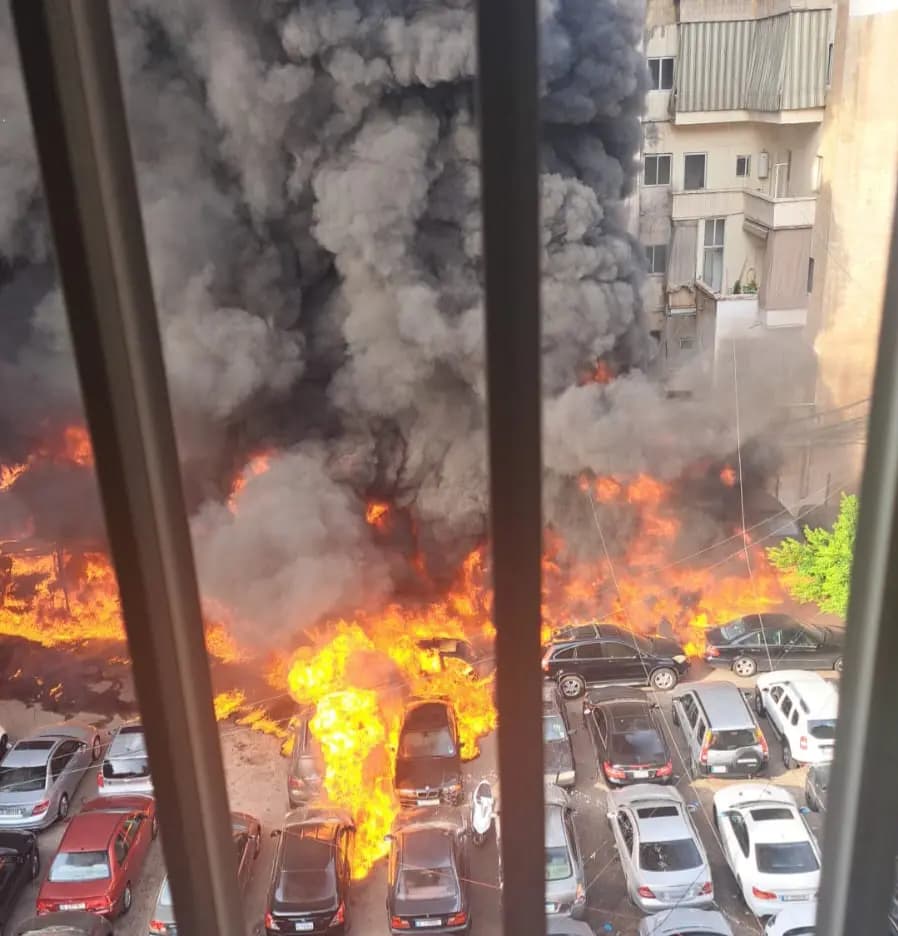 حريق كبير في الحمرا.. والنيران تمتد إلى السيارات!