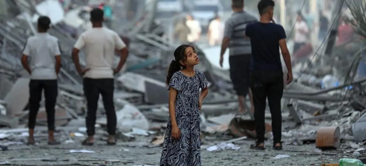 في غزة.. العدو يقصف خيمة تؤوي عشرات النازحين