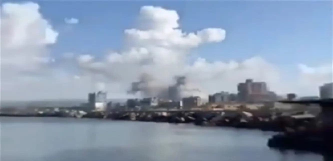 غارات عنيفة على صور