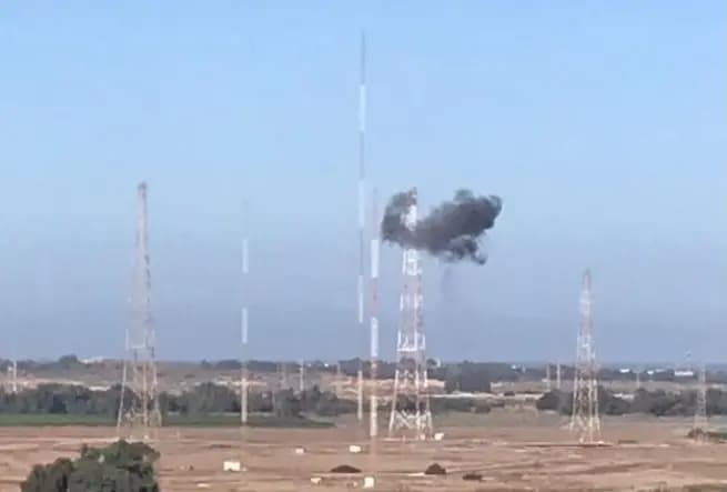 سقوط مسيرة بالقرب من منشأة عسكرية حساسة جنوب "تل أبيب"
