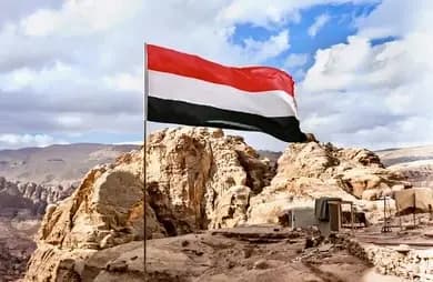القوات اليمنية تستهدف أهدافاً في يافا وعسقلان