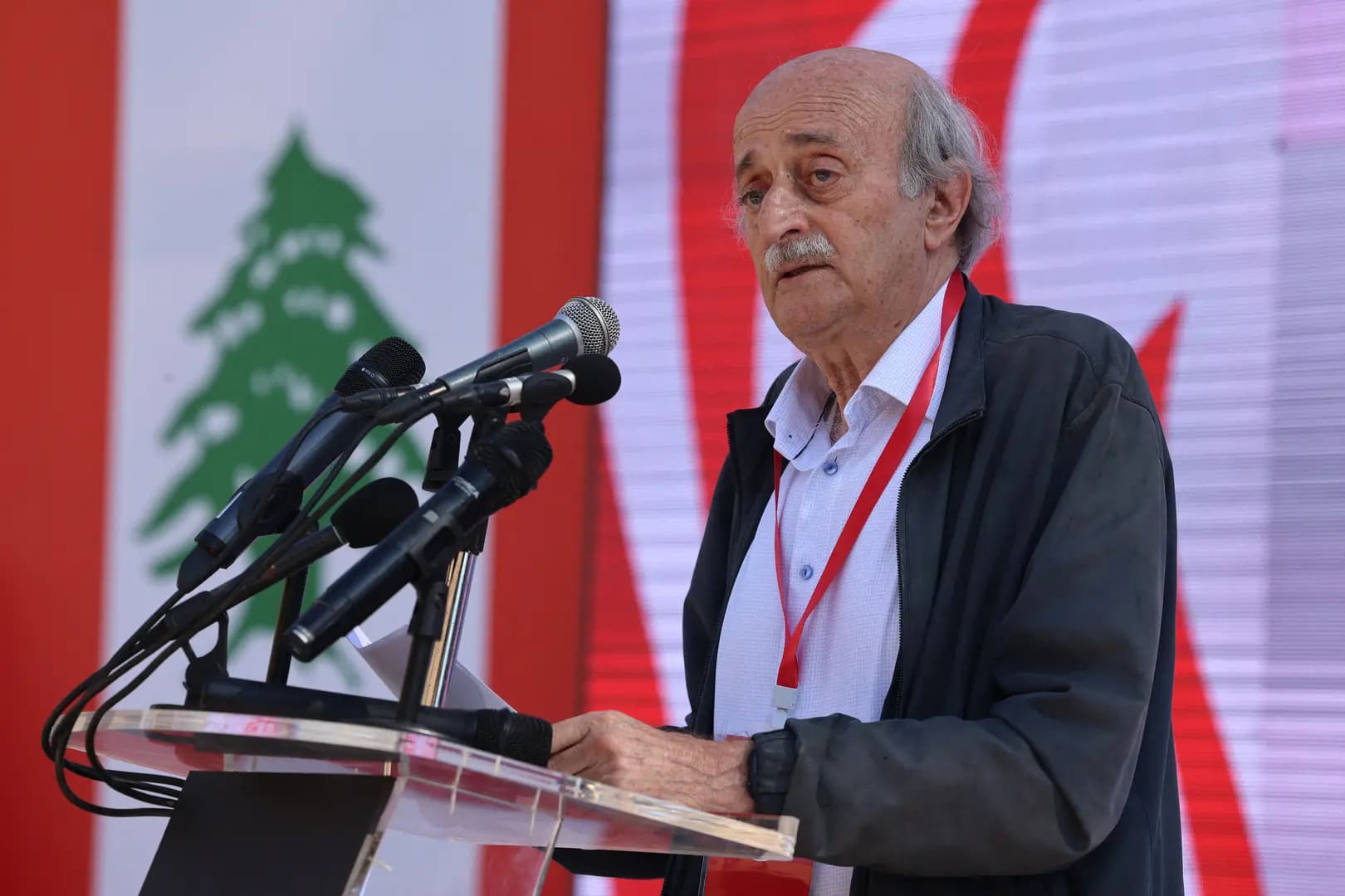 جنبلاط والعين الحمراء