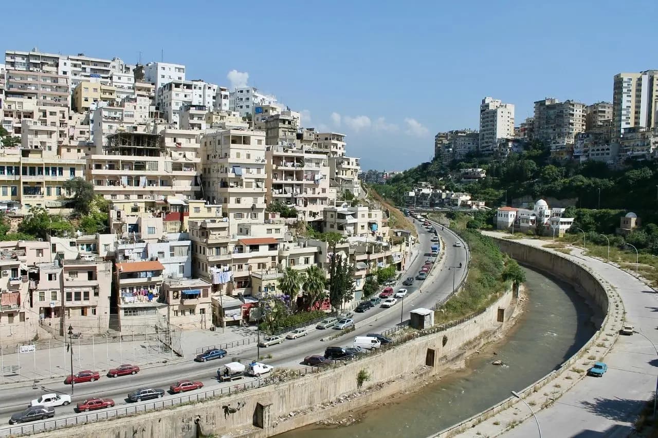 أصوات انفجارات في طرابلس.. ما سببها؟
