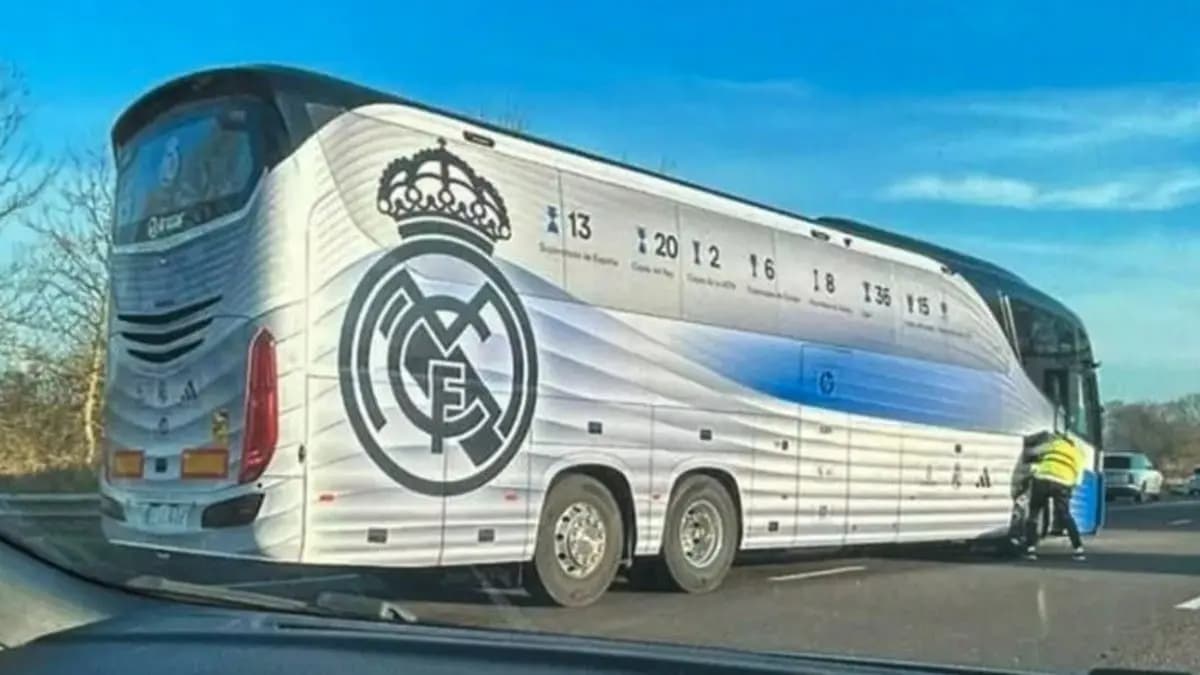 بعد الخسارة.. حافلة ريال مدريد تتعرض لحادث مروري