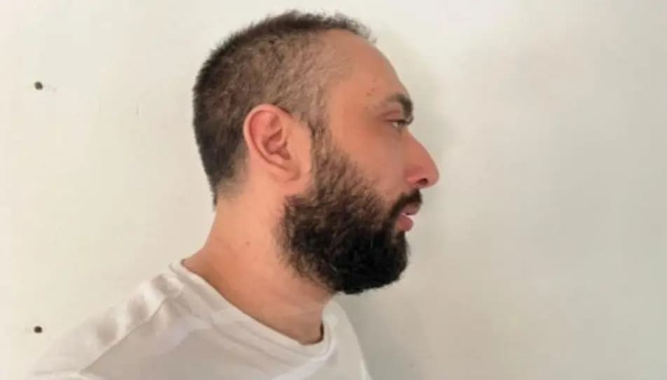 منتحل صفة أمنية يمتهن السرقة.. يقع في قبضة الأمن