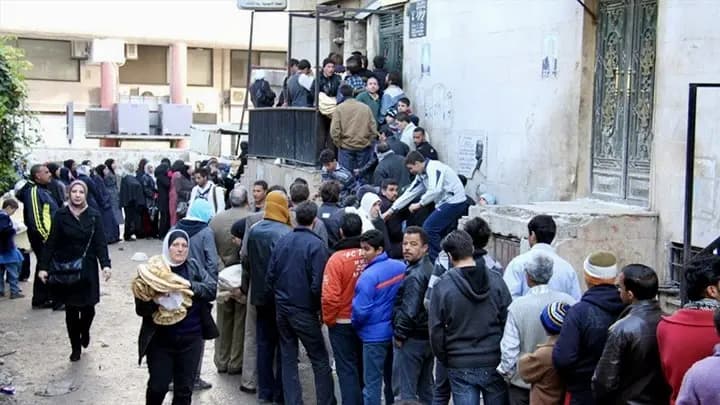 "عرقلة الإمدادات".. المخابز في غزة تتوقف عن العمل