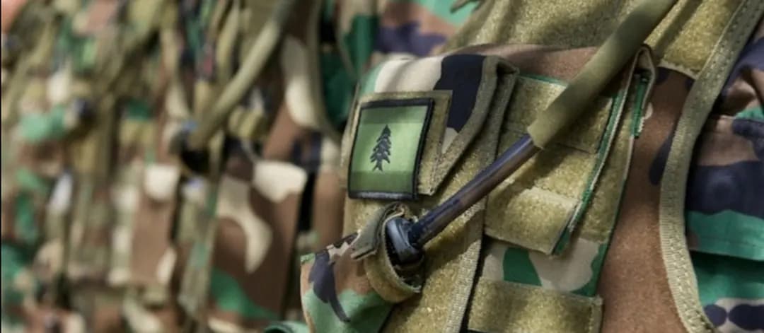 الجيش يداهم منزل مواطن في حي الشراونة