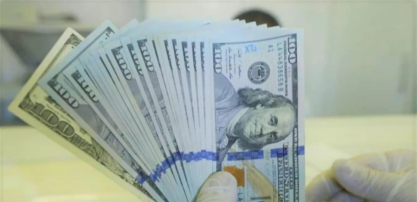 هذا ما فعله الصرّافون مؤخراً... معلومة هامة عن بيع الدولار