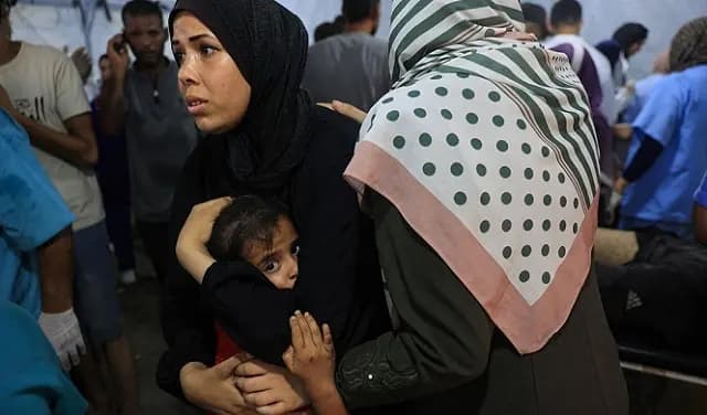 "في مخيم البريج".. الاحتلال يرتكب مجزرة في مدرسة تؤوي نازحين