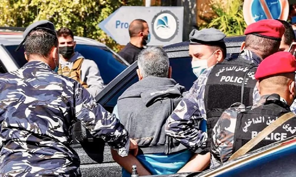 "استغلوا حالة النزوح".. قوى الأمن توقف عصابة سرقة