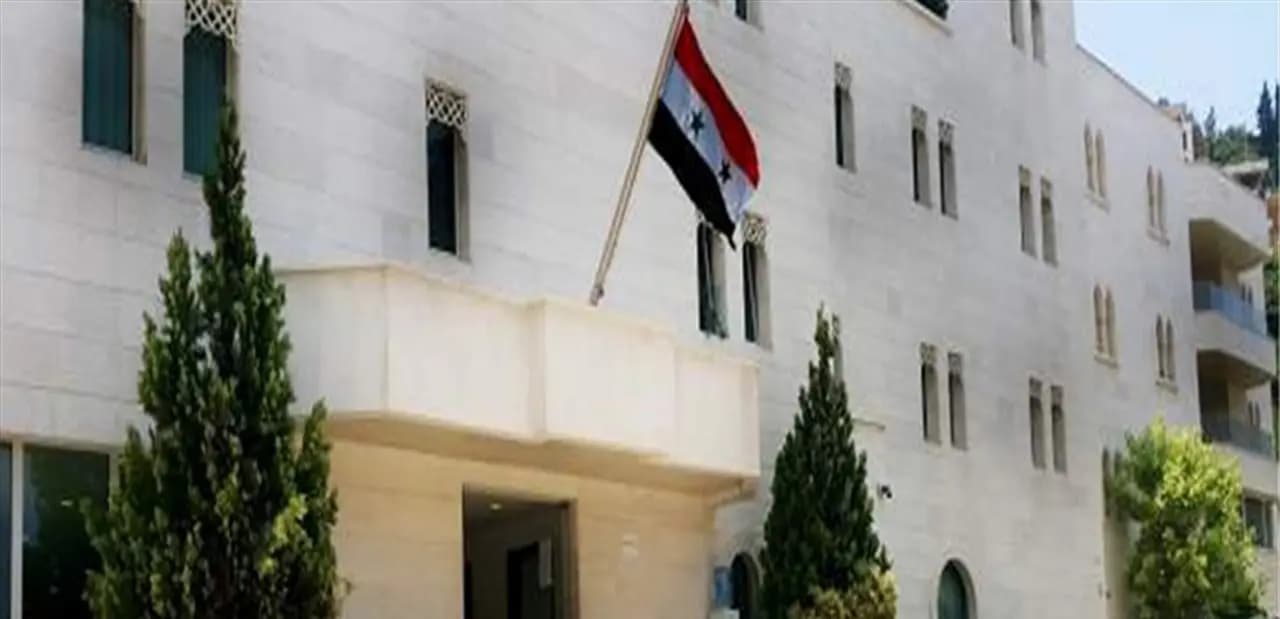 بعد التطورات المتسارعة.. إليكم التعليق الأول للسفارة السورية في بيروت