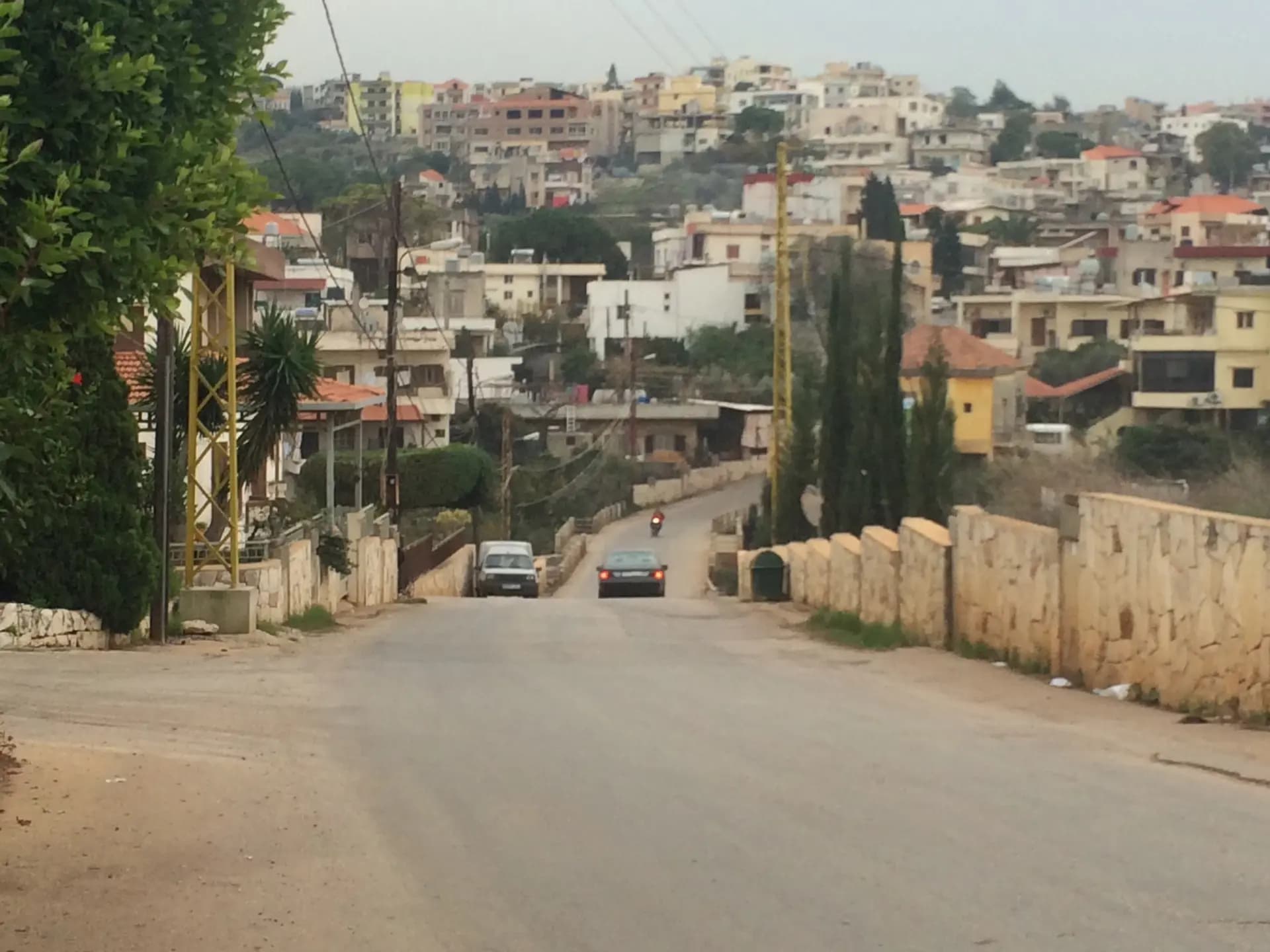 إطلاق نار وإصابات.. والسبب ركن سيارة!
