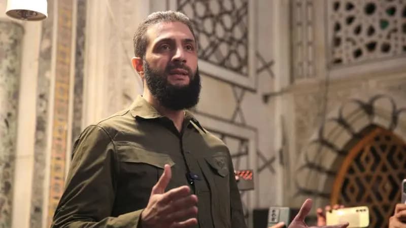 "بوليتيكو": هل تخلّى الجولاني حقًا عن ماضيه في القاعدة؟