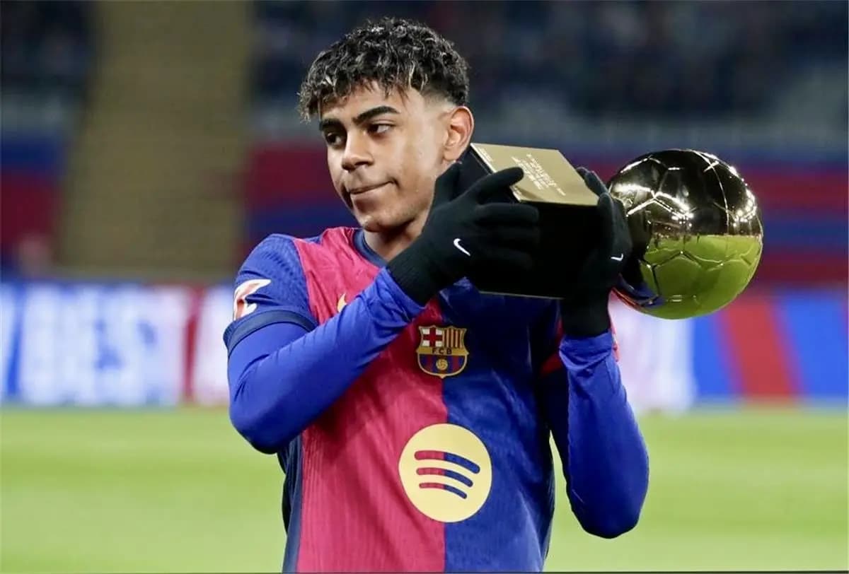 "يامال" يتألق ويحصل على تكريم استثنائي