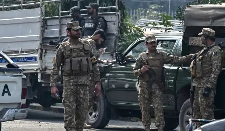 مقتل عدد من الجنود بهجوم لمسلحين في باكستان