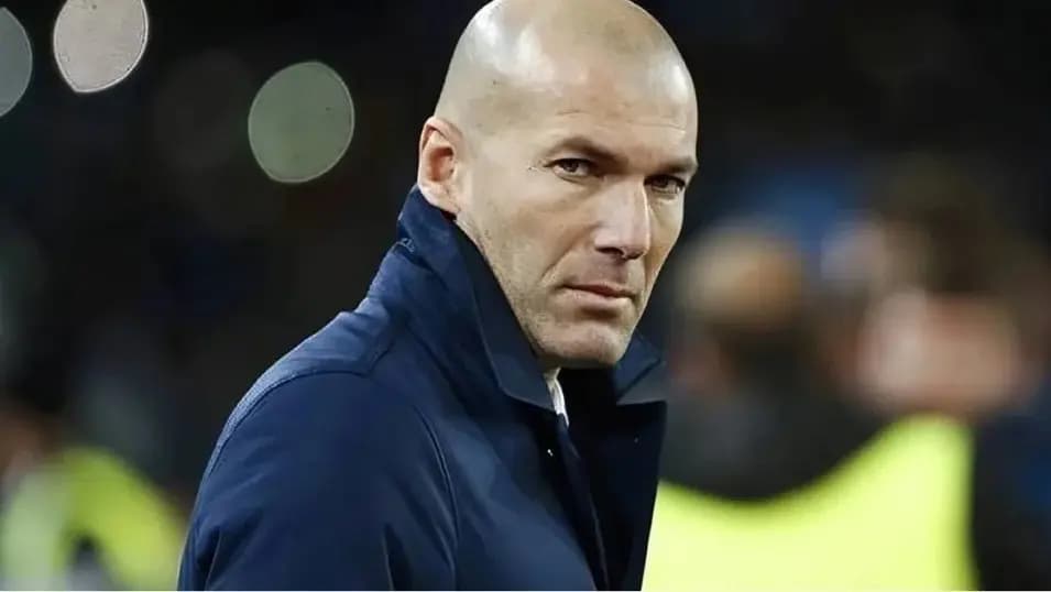 زيدان يواصل رفض العروض.. ما علاقة ريال مدريد؟