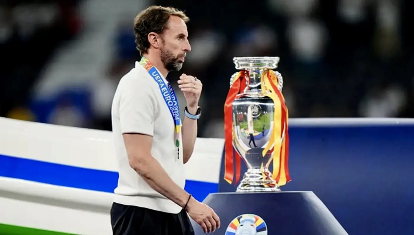 "بعد تركه للمنتخب".. مدرب إنكلترا يوضح علاقته بـ "أديل"