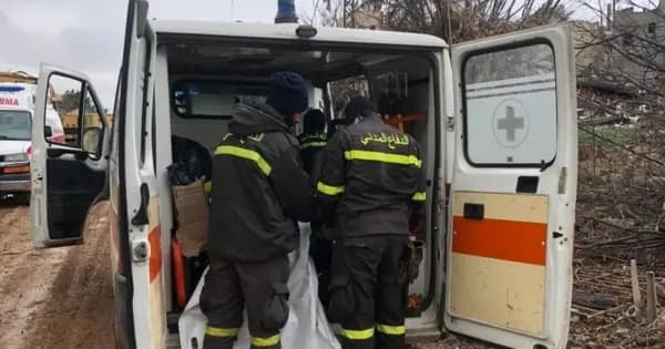 انتشال جثامين شهداء من الخيام