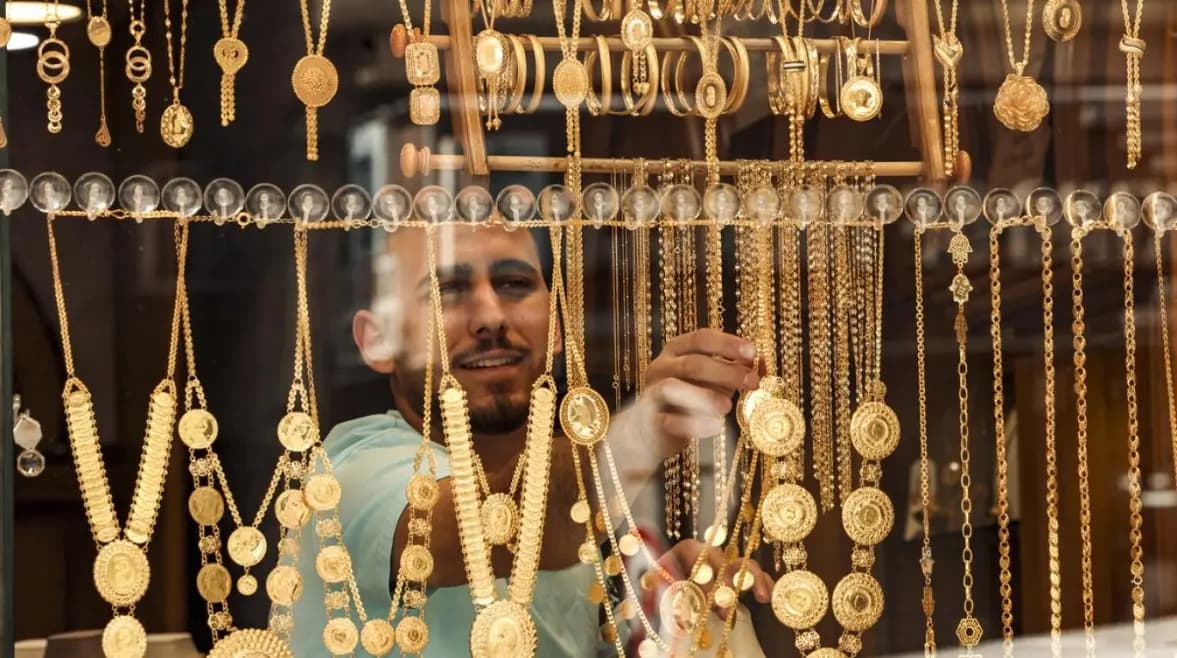 أسعار الذهب خلال تعاملات الأسبوع تنخفض