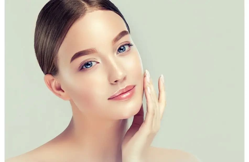 "بعيدًا عن كريمات التجميل".. أطعمة تحافظ على نضارة البشرة