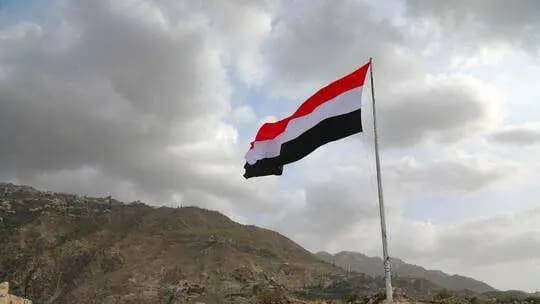 "بصاروخ باليستي".. القوات المسلحة اليمنية تستهدف قاعدة إسرائيلية