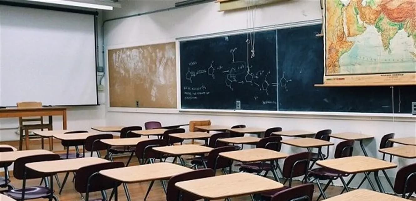 متقاعدو التعليم الأساسي يطالبون بمعالجة مسألة الرواتب