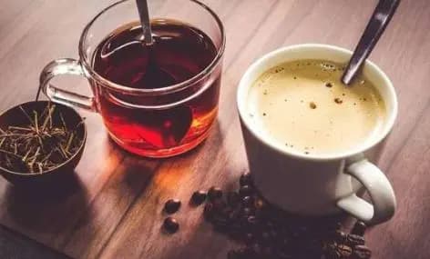 الشاي والقهوة يقللان مخاطر الإصابة بسرطان الرأس والعنق!