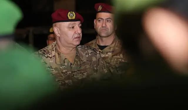 قائد الجيش يجول على العسكريين.. وهذا ما أكده