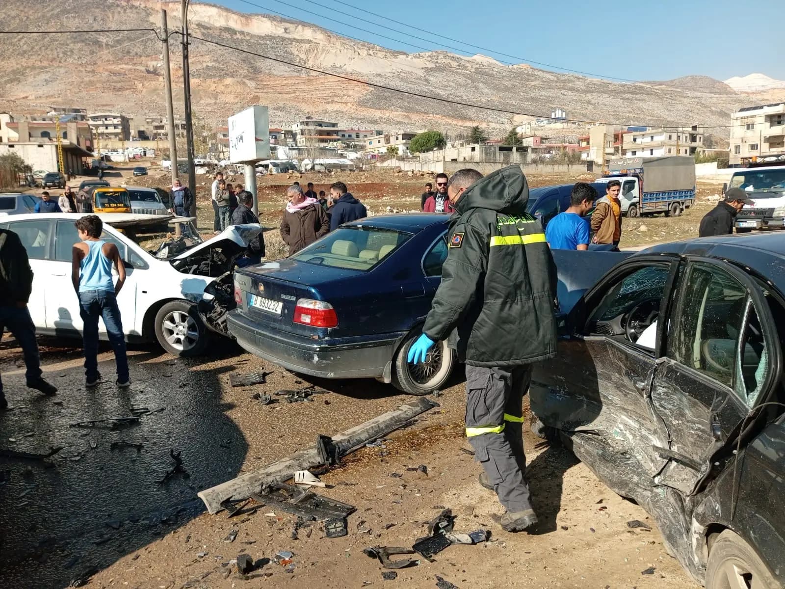 "بالصور".. حادث سير مروع على طريق بقاعية