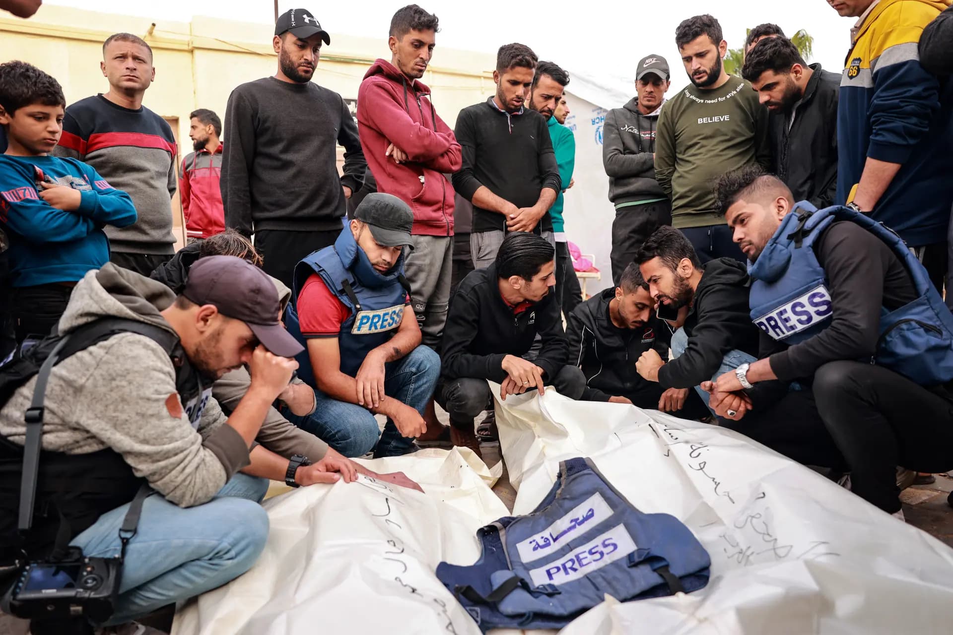 "عدد شهداء الصحافة يرتفع".. الإعلامي الحكومي يدين جرائم الاحتلال