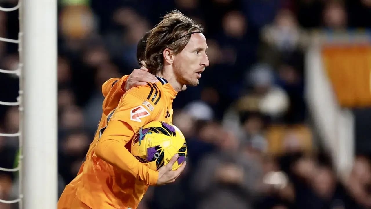 "مودريتش" يدخل قائمة ريال مدريد التاريخية