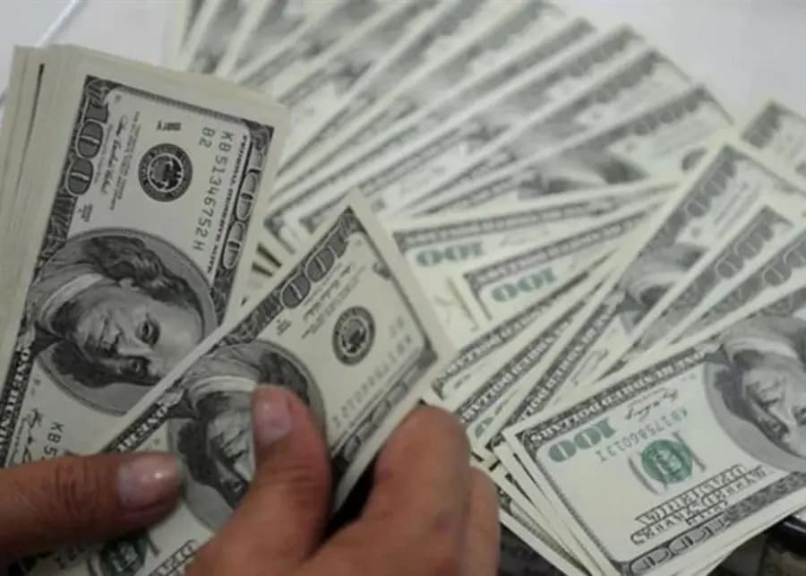 هل سيستقر الدولار على الـ50 ألفًا؟ وما سبب ارتفاع الطلب على الليرة؟