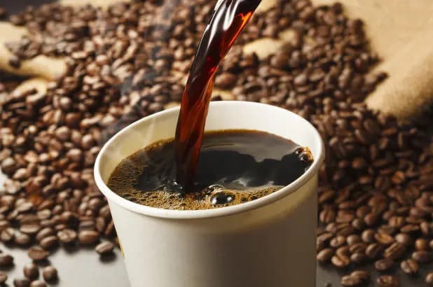 شرب القهوة السوداء على معدة خاوية: صحي أم لا؟