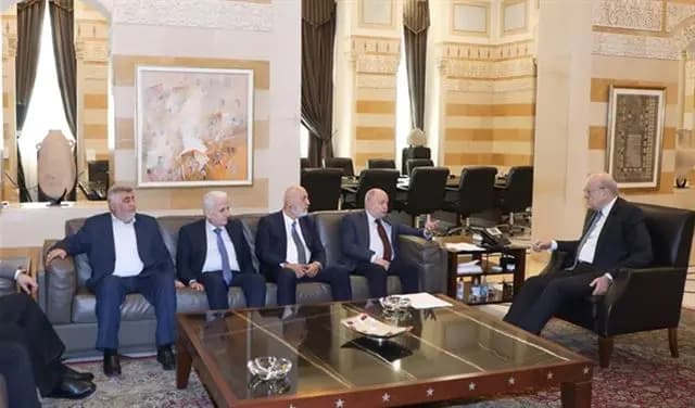 "الرواتب والتعويضات".. بين ميقاتي والأسمر