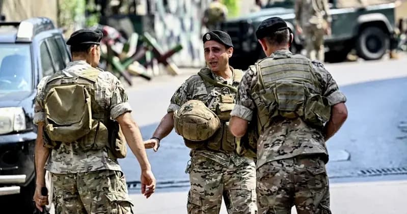 "تلقى مبالغ مالية".. الجيش يوقف عميلاً لإسرائيل