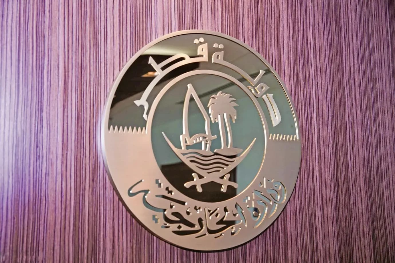 قطر تدشن جسراً برياً لإمداد غزة بالوقود