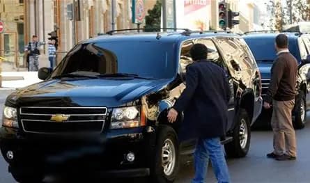 وزير يتعرّض لحادث سير...
