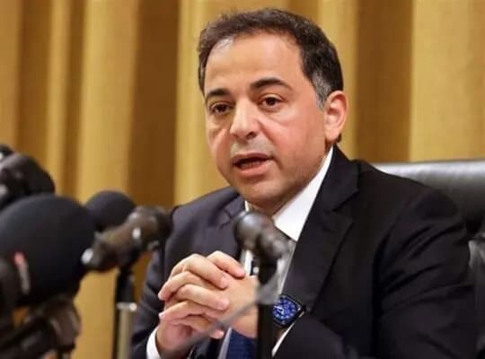 "لعقد لقاءات مصرفية".. منصوري في البحرين