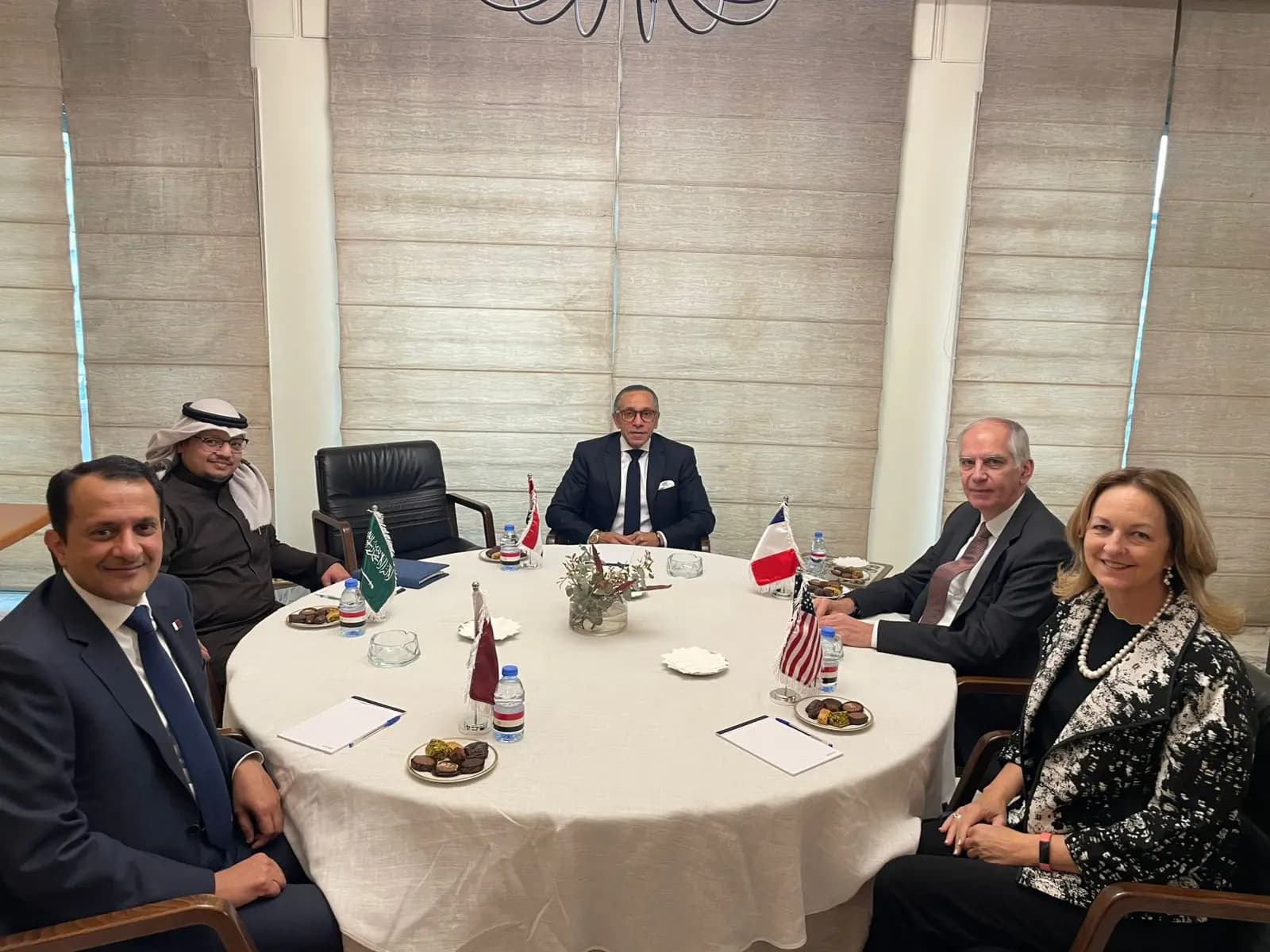 اجتماع جديد للخماسية