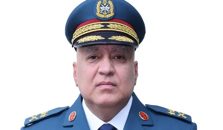 التطورات في الجنوب بين قائد الجيش واللجنة الخماسية