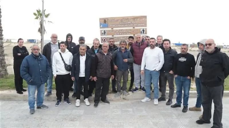 اعتصام لأصحاب الخيم البحرية في صور
