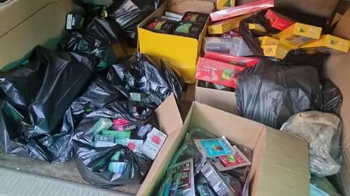 ضبط منتجات تبغية مهرّبة ومزوّرة في عدد من المناطق