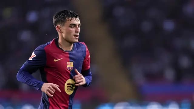 رسميا.. برشلونة يجدد عقد نجمه بيدري