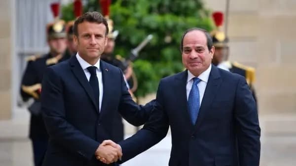 الأوضاع في المنطقة بين السيسي وماكرون