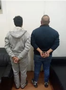دخلوا منزله واعتدوا عليه و"الأمن" يوقف اثنين منهم