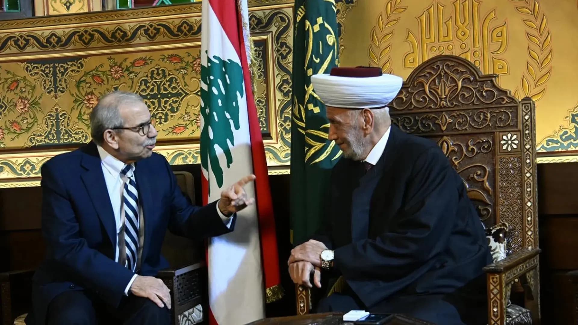 "للمرة الأولى".. سلام يلتقي دريان