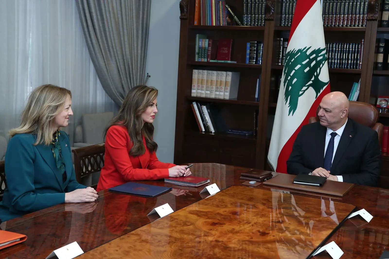 الرئيس عون يستقبل أورتاغوس.. وتأكيد على دعم أميركا للبنان